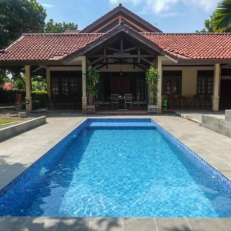 Sareh Villa By The Lavana 세마랑 외부 사진