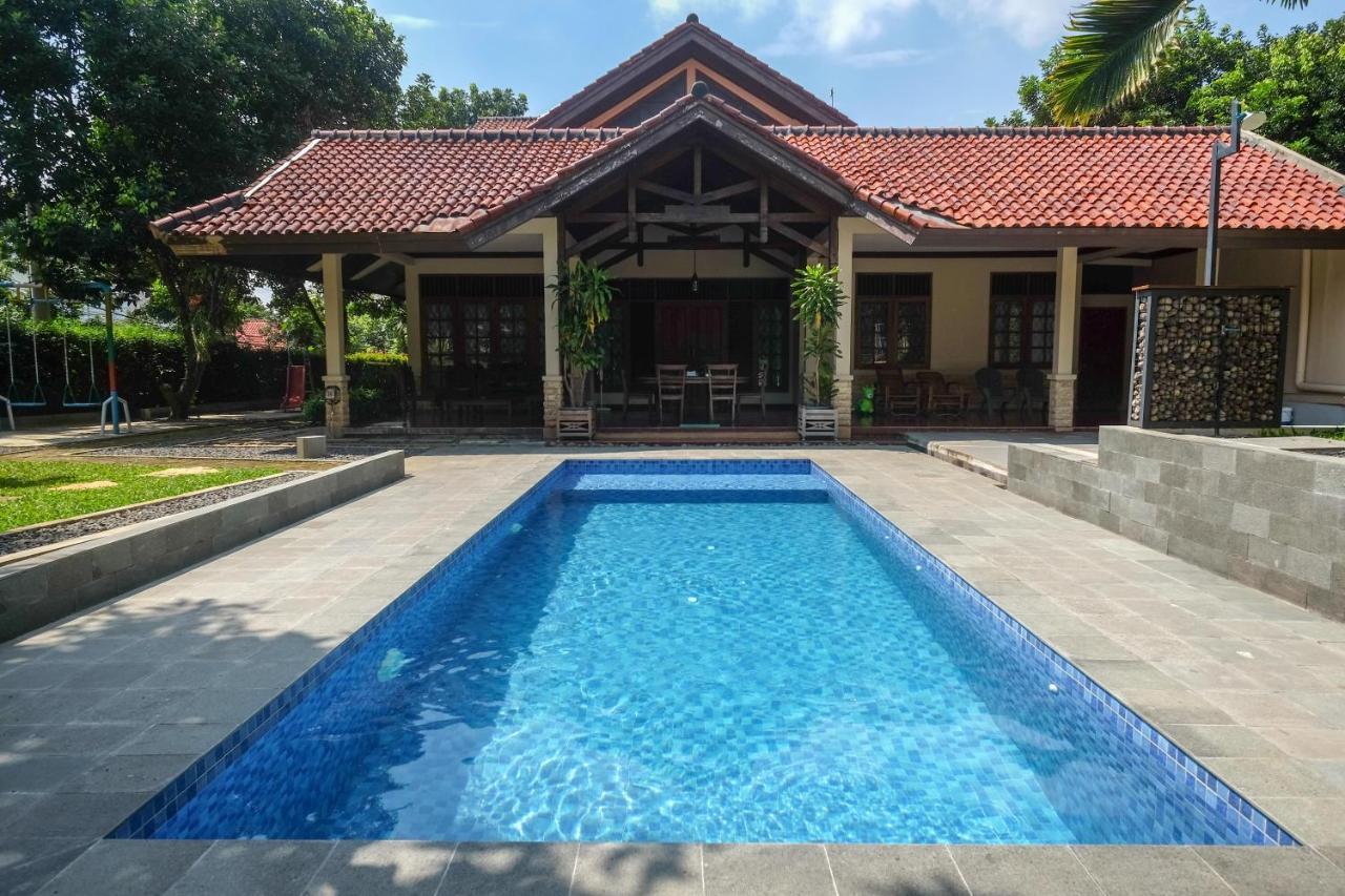 Sareh Villa By The Lavana 세마랑 외부 사진